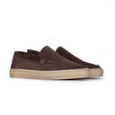 Slip-on Uomo in Camoscio Marrone Scuro – Suola Beige