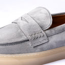 Mocassino Uomo in Camoscio Grigio Perla con Suola Caramello