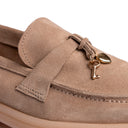 Mocassino Donna in Camoscio Beige con Dettaglio Dorato