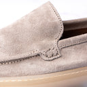 Slip-on Uomo in Camoscio Beige – Suola Beige
