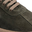 Sneakers Uomo in Camoscio Verde Oliva con Suola Caramello